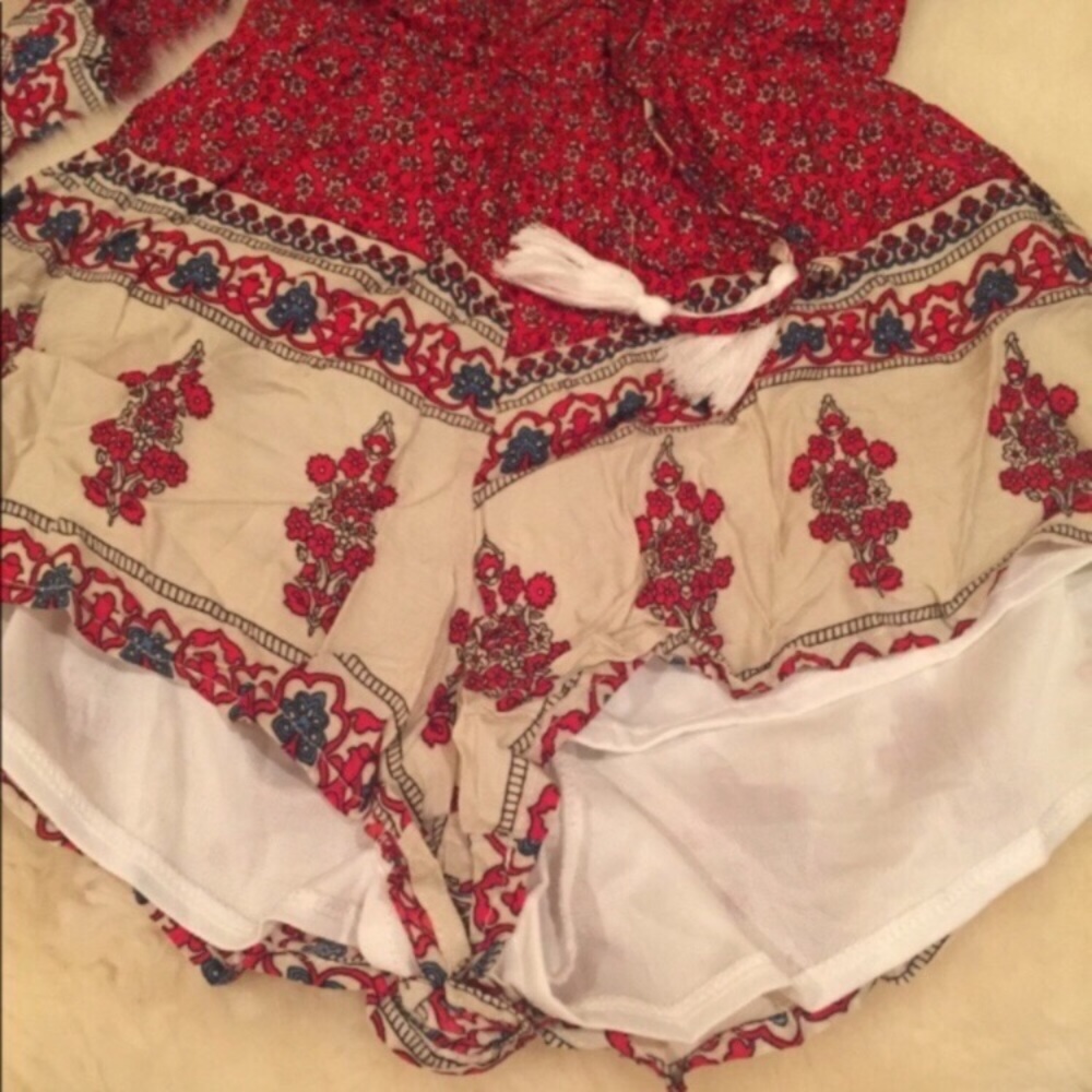 Reverse Long Sleeve Lace-Up Romper - Picture 5 of 6